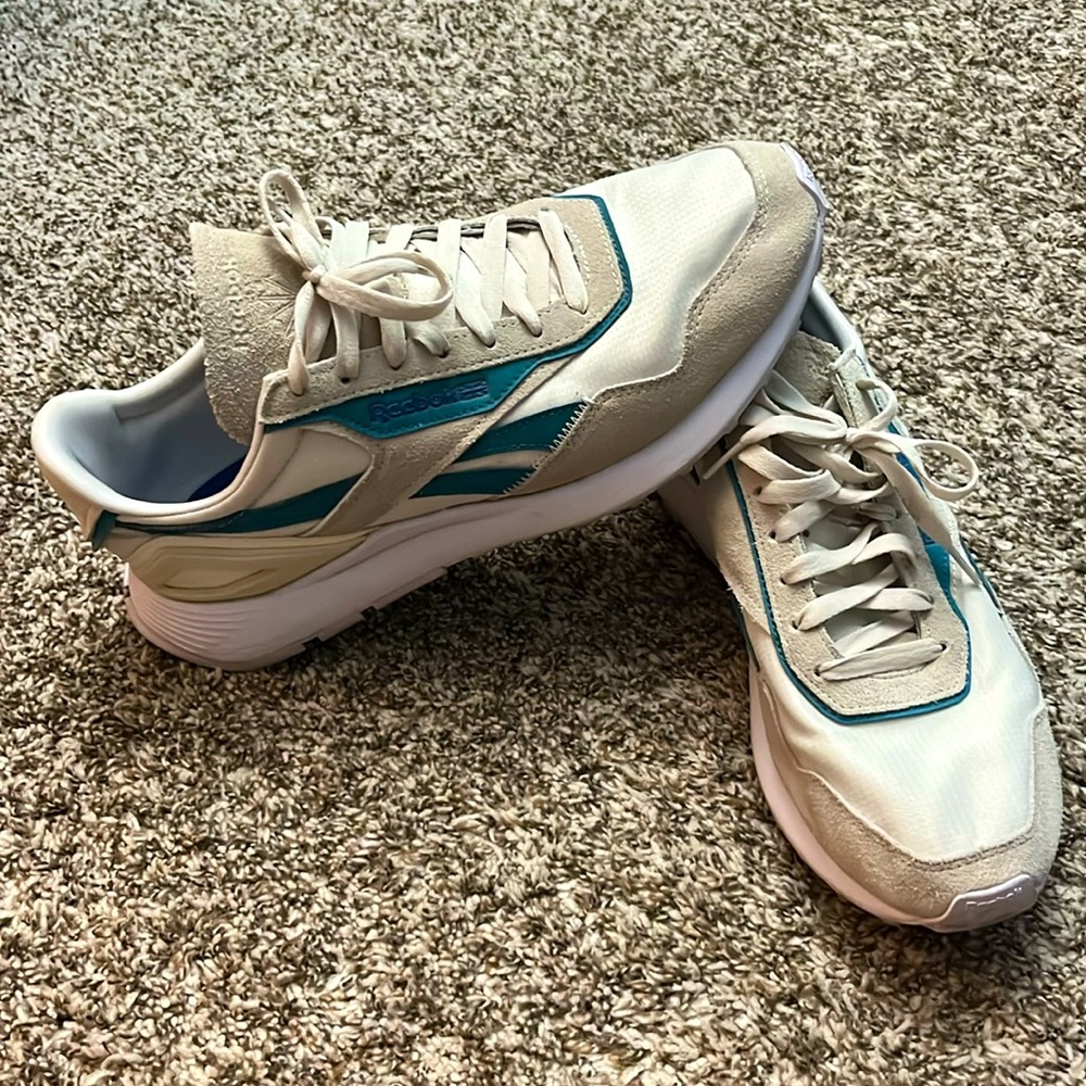 Reebok size 11 CL Legacy AZ